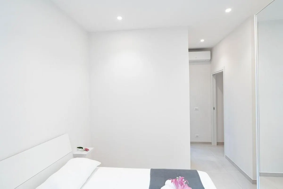 Apartment Domus Aurea2 A Stone'S Throw From The Colosseum Italy